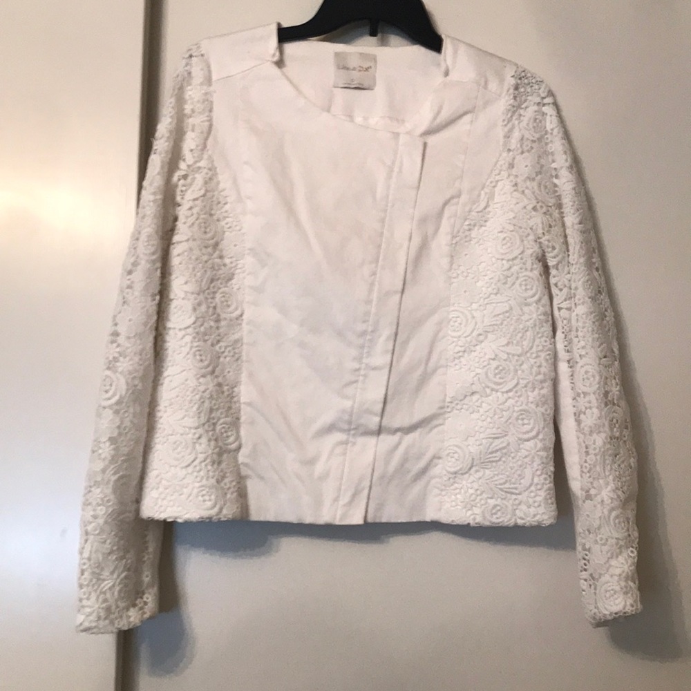 Beautiful white jacket with lace embroidery